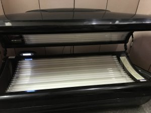 2012 Heartland Ovation 3400VV/3F - 12 Min Tanning Bed