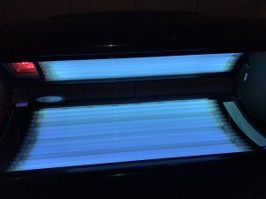 2012 Heartland Ovation 3400VV/3F - 12 Min Tanning Bed